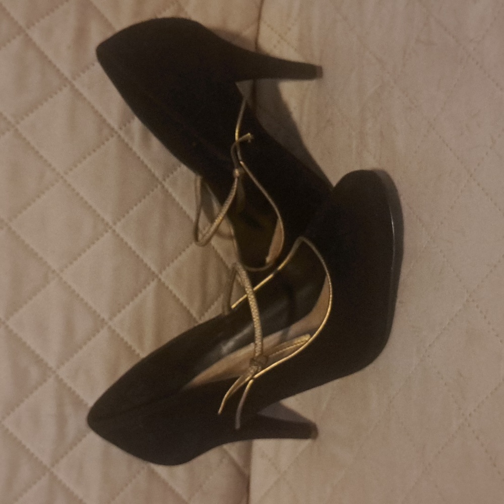 Rockport Black & Gold Suede Heels, Size 8 - Picture 2 of 11